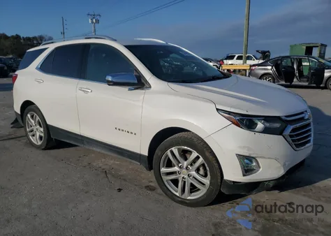 2019 Chevrolet Equinox Premier z USA, uszkodzony, nr VIN 2GNAXYEX8K6290526